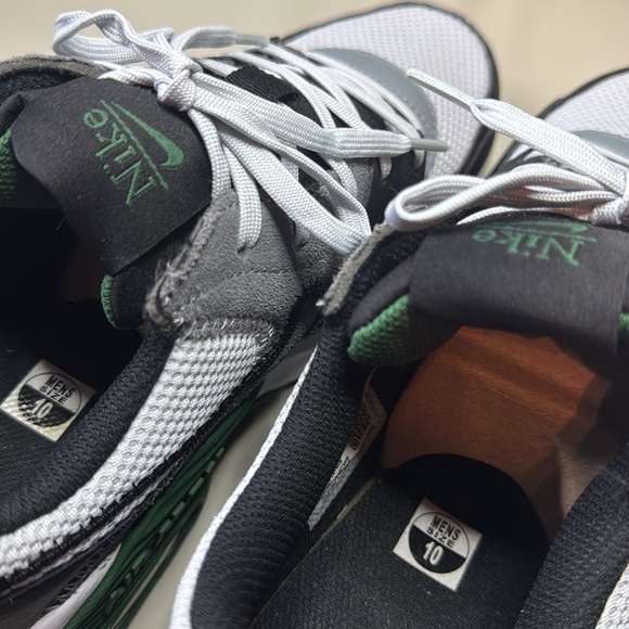 Nike Air Max Excee - Men's Size 10 (Black, Grey, Green & White) - Picture 14 of 16